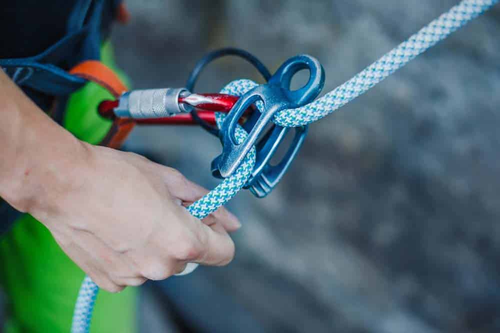 belaying lead climbing