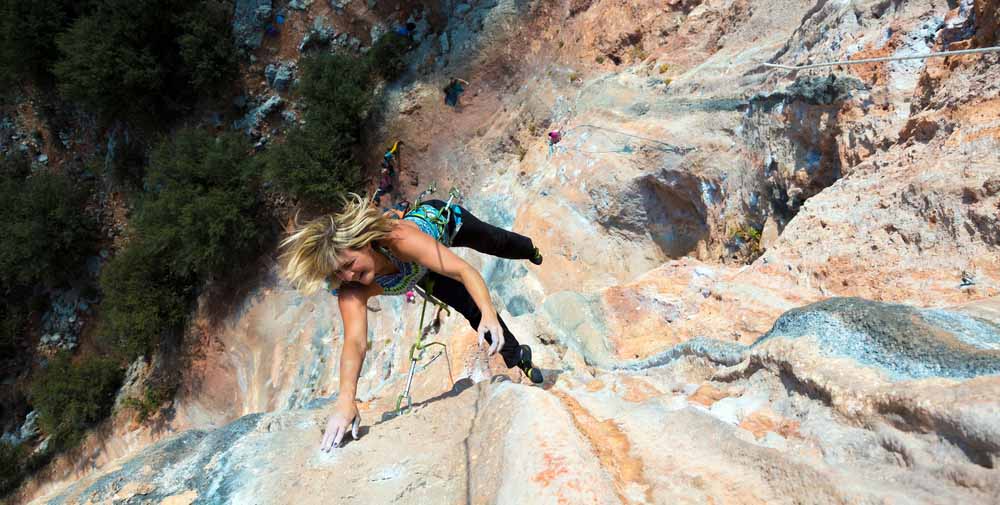 lead climber falling