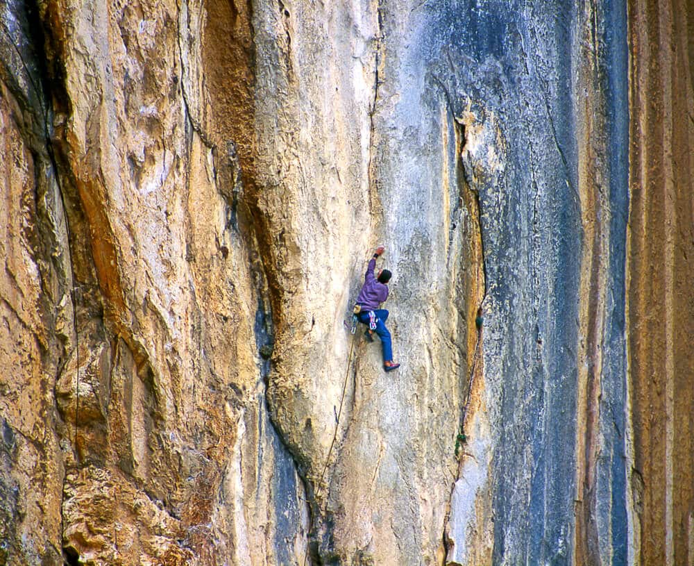 man climbing in el chorro